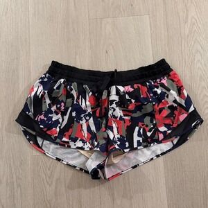 Lululemon Hotty Hot Short 2.5" Pop Cut Boom Juice Multi / Black Size: 10